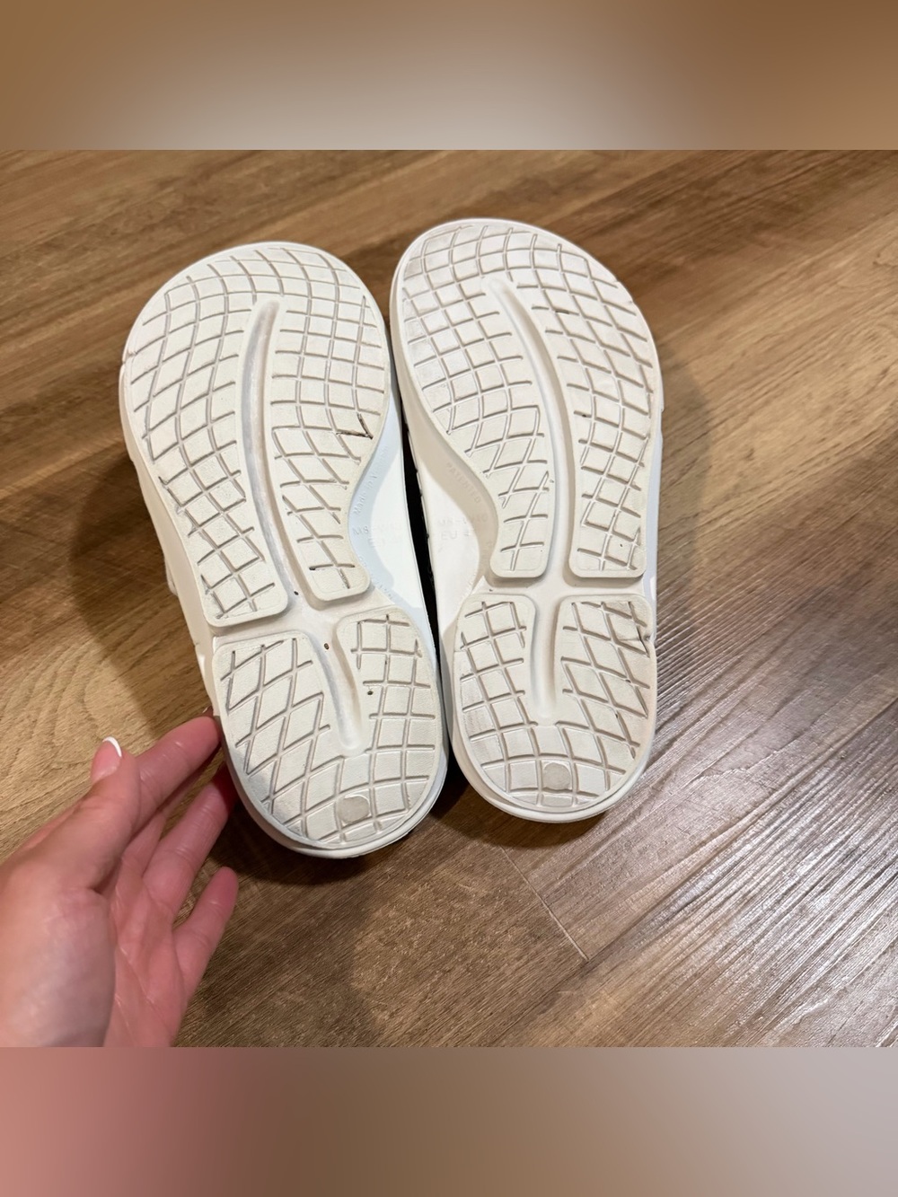 OOFOS OOahh Sport Flex Limited Slide White Labyrinth Size M8/W10 - Picture 12 of 12